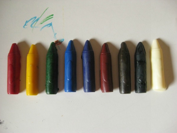crayons-lined-up