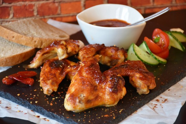 chicken wings bbq συνταγή φτερούγες κοτόπουλου κάρβουνα ψήσιμο καραγιάννης